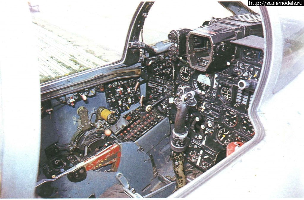 1359882697_Cockpit-006.jpg